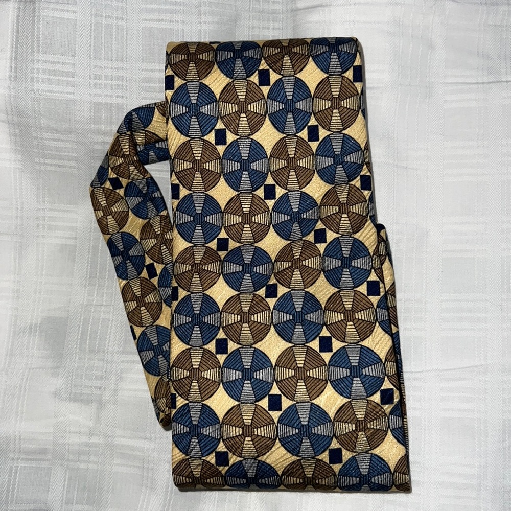 Silk tie